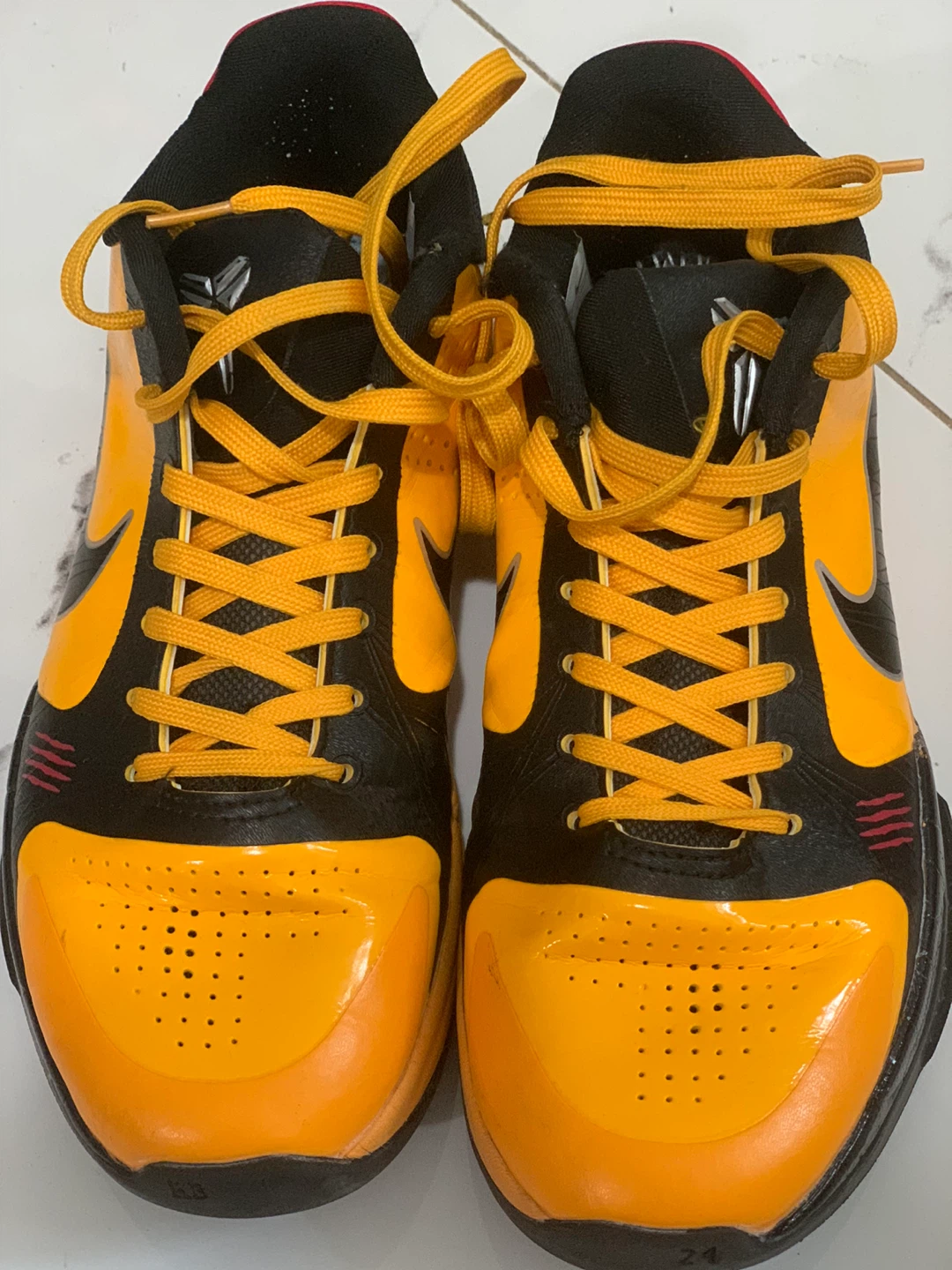 Nike Kobe Venomenon 4 Basketball Shoes - Size 9.5