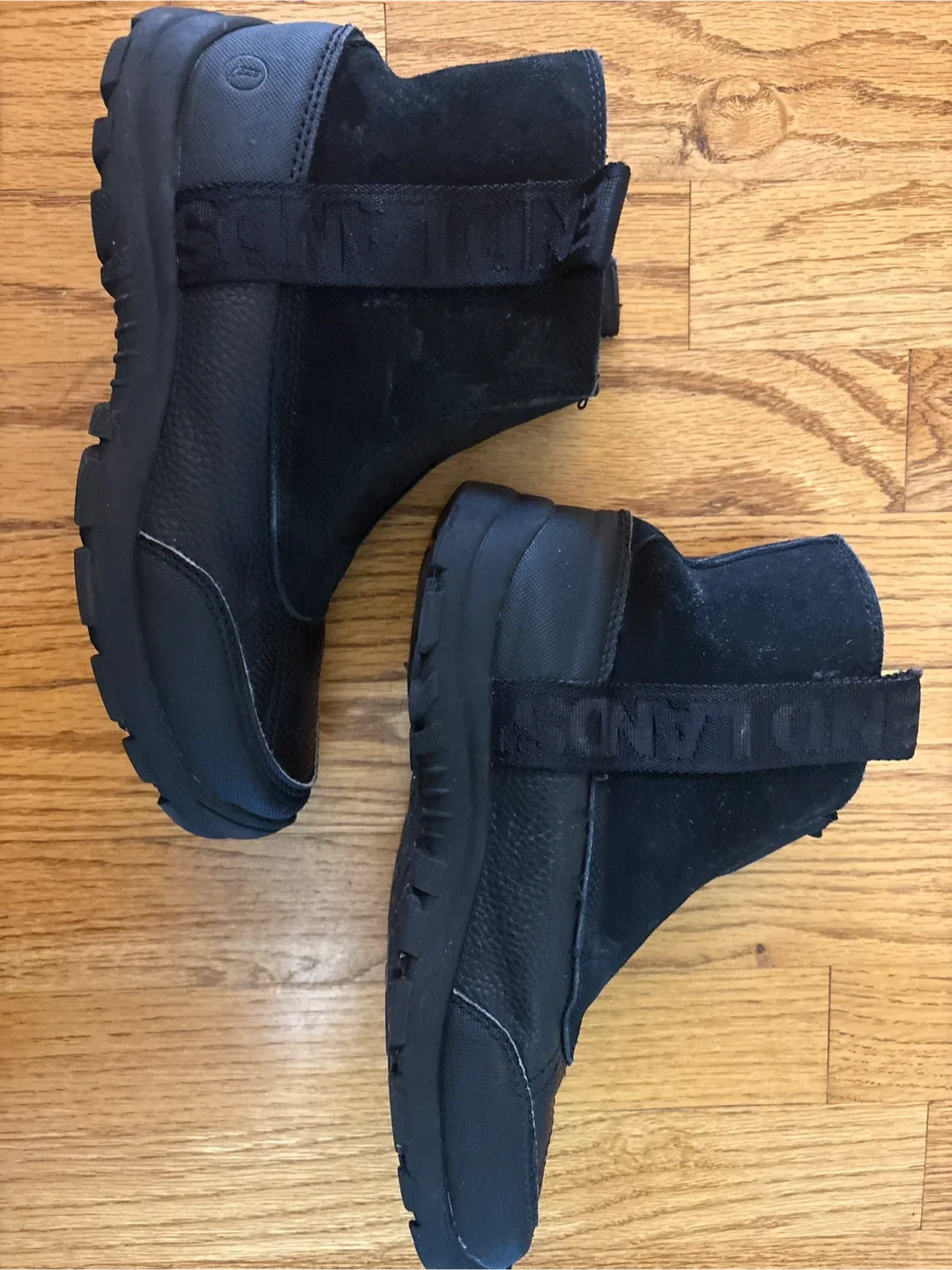 Lands' End Youth/Adolescent Boots - Size 4M image indicator(2)