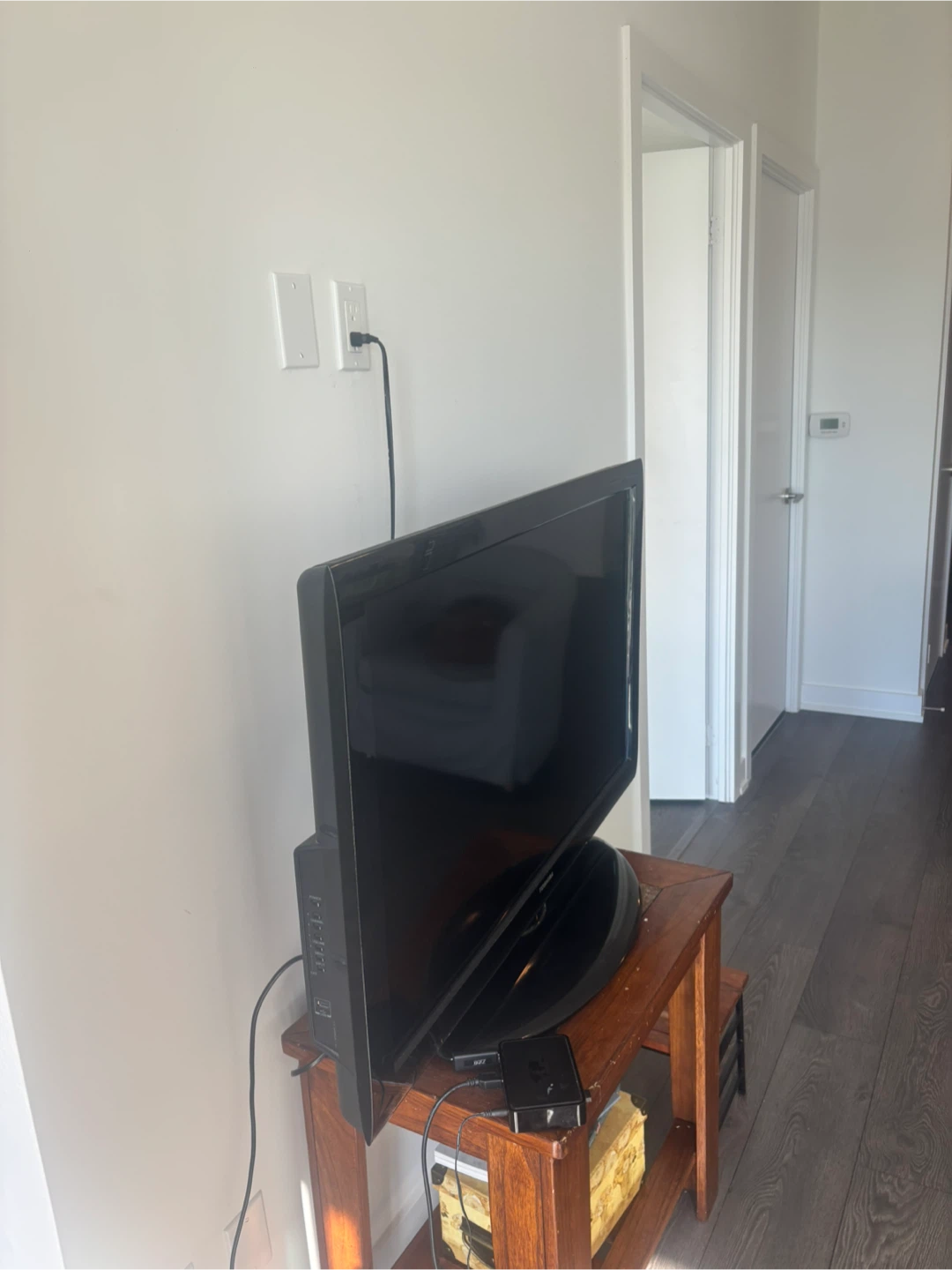 Toshiba Flat Screen TV - photo 2