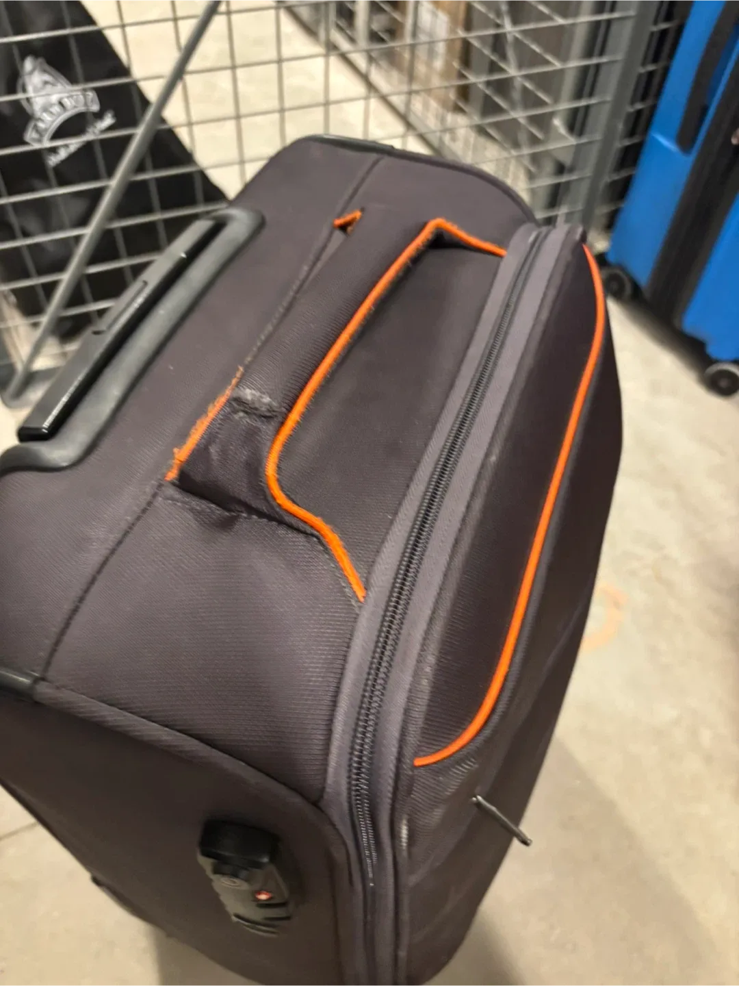 Giordano Rolling Suitcase image indicator(5)