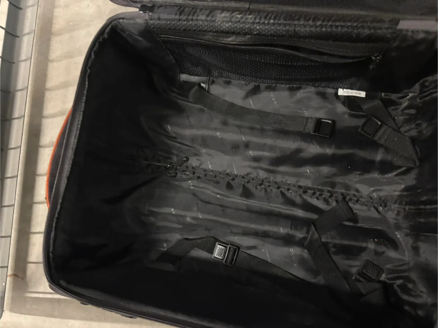 Giordano Rolling Suitcase image indicator(7)