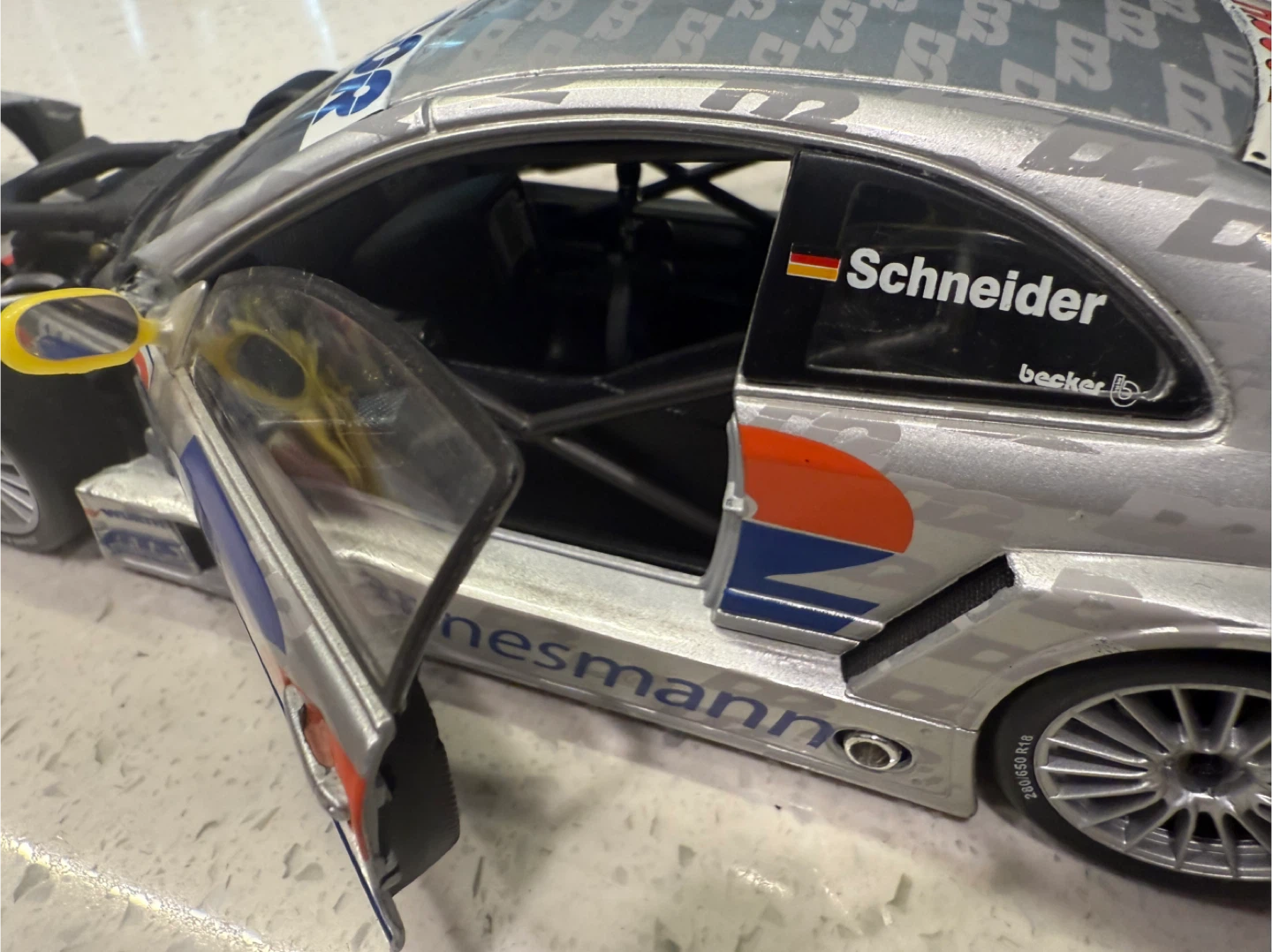 Maisto 2000 Mercedes-Benz CLK DTM - photo 5