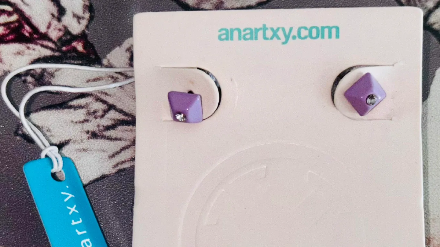 Anartxy Teal Jewelry Pouch with Lavender Studded Earrings (BNWT) image indicator(3)
