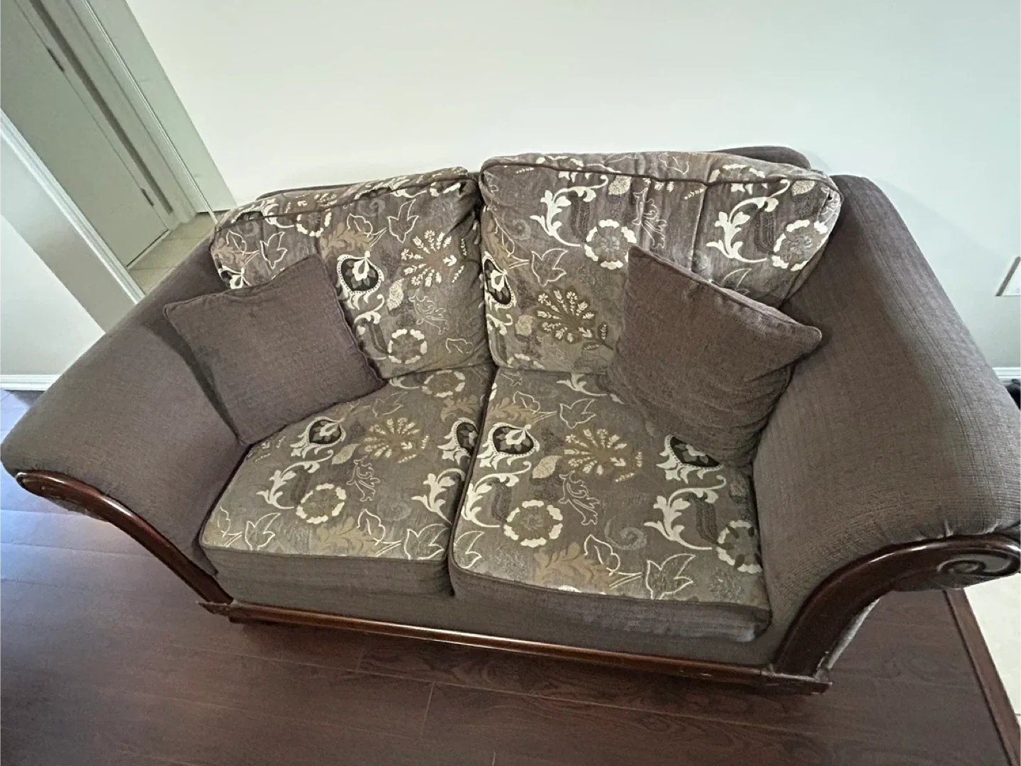 Brown Floral Patterned Loveseat Sofa image indicator(5)