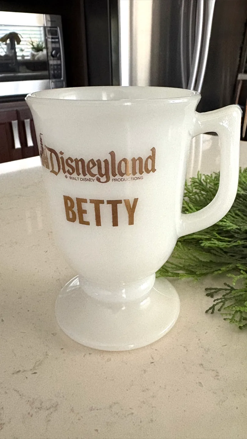 Vintage Disneyland Betty Milk Glass Mug image indicator(3)