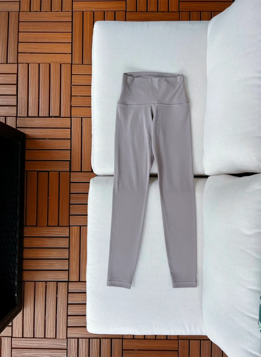 New Lululemon & Aritzia Golden leggings image indicator(5)