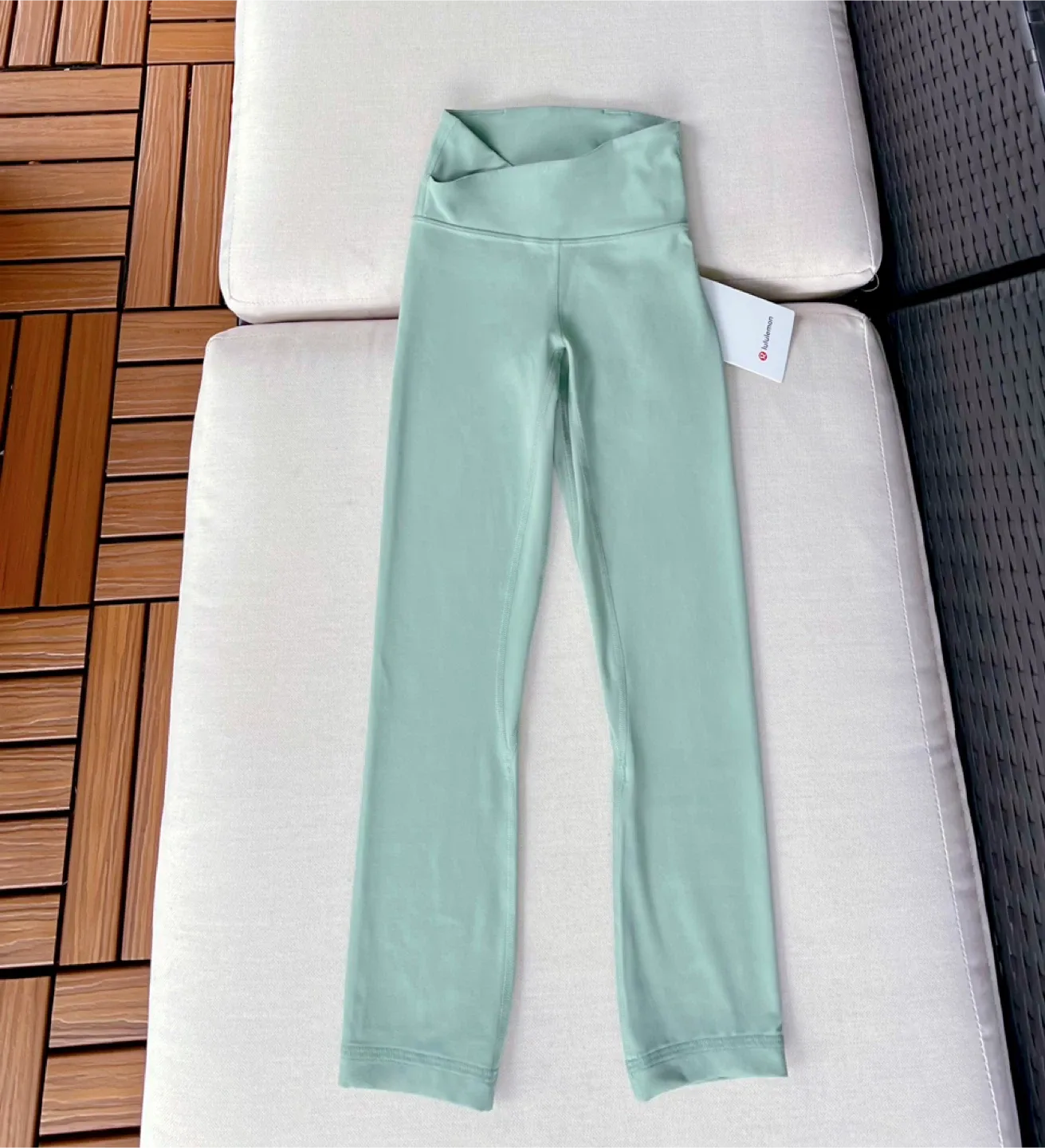 New Lululemon & Aritzia Golden leggings image indicator(2)