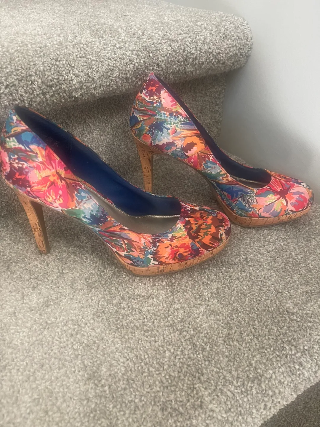 ***REDUCED***Fioni Floral Heels - Size 6.5 image indicator(2)