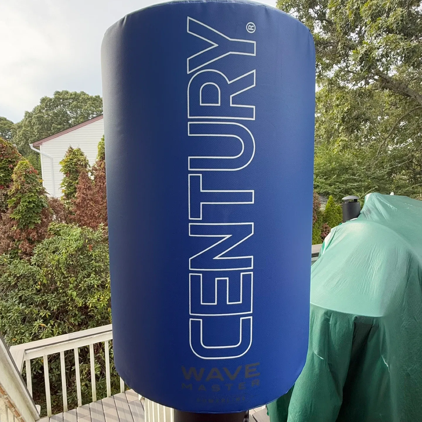 Century Kickboxing Powerline WaveMaster Punching bag image indicator(2)