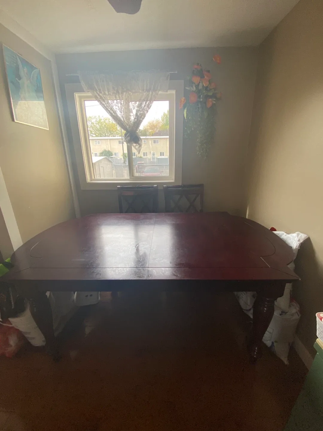 Dining table with 4 matching dining chairs image indicator(2)
