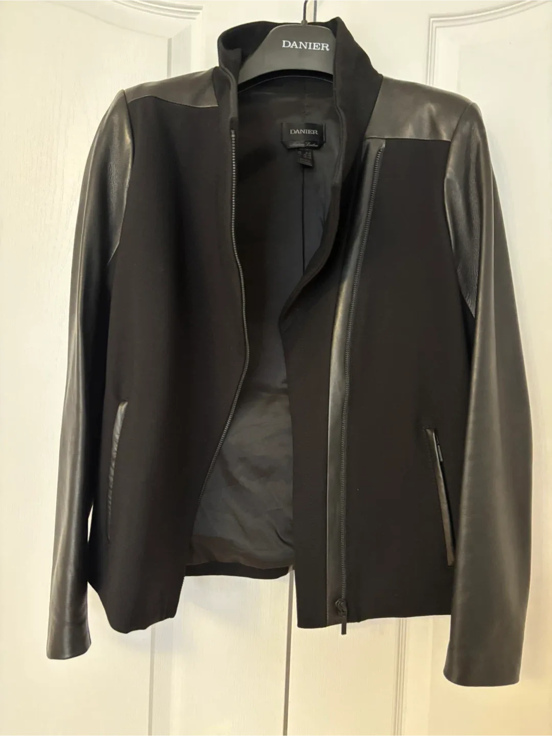 DANIER Black Leather Jacket - Size S image indicator(3)