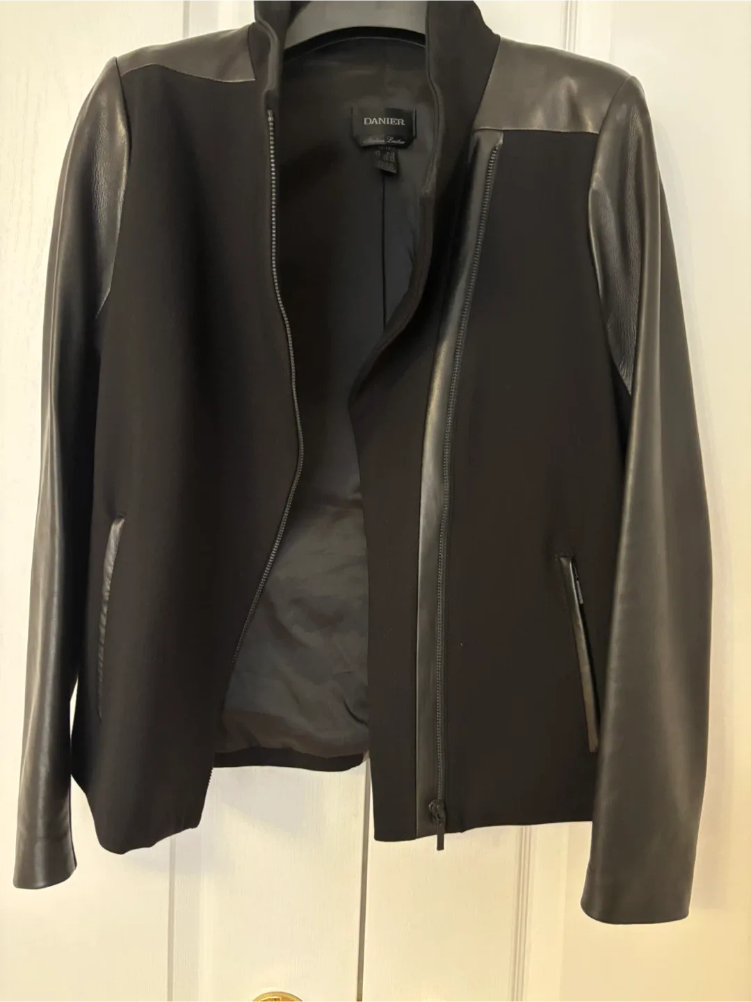 DANIER Black Leather Jacket - Size S image indicator(4)