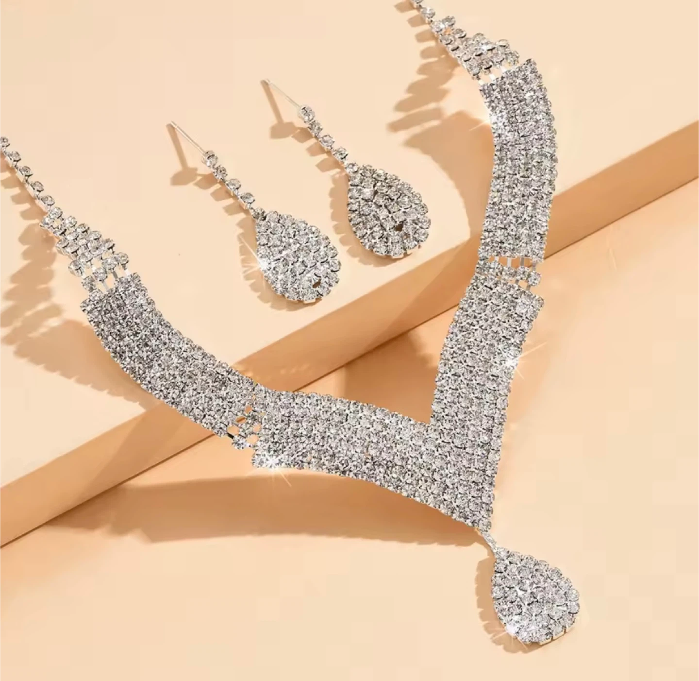 Rhinestone Jewellery Set - Necklace and Earrings - photo 4