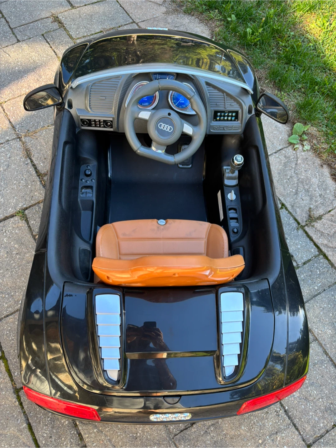 Audi R8 Spyder Kids Ride-On Car - Black - photo 3
