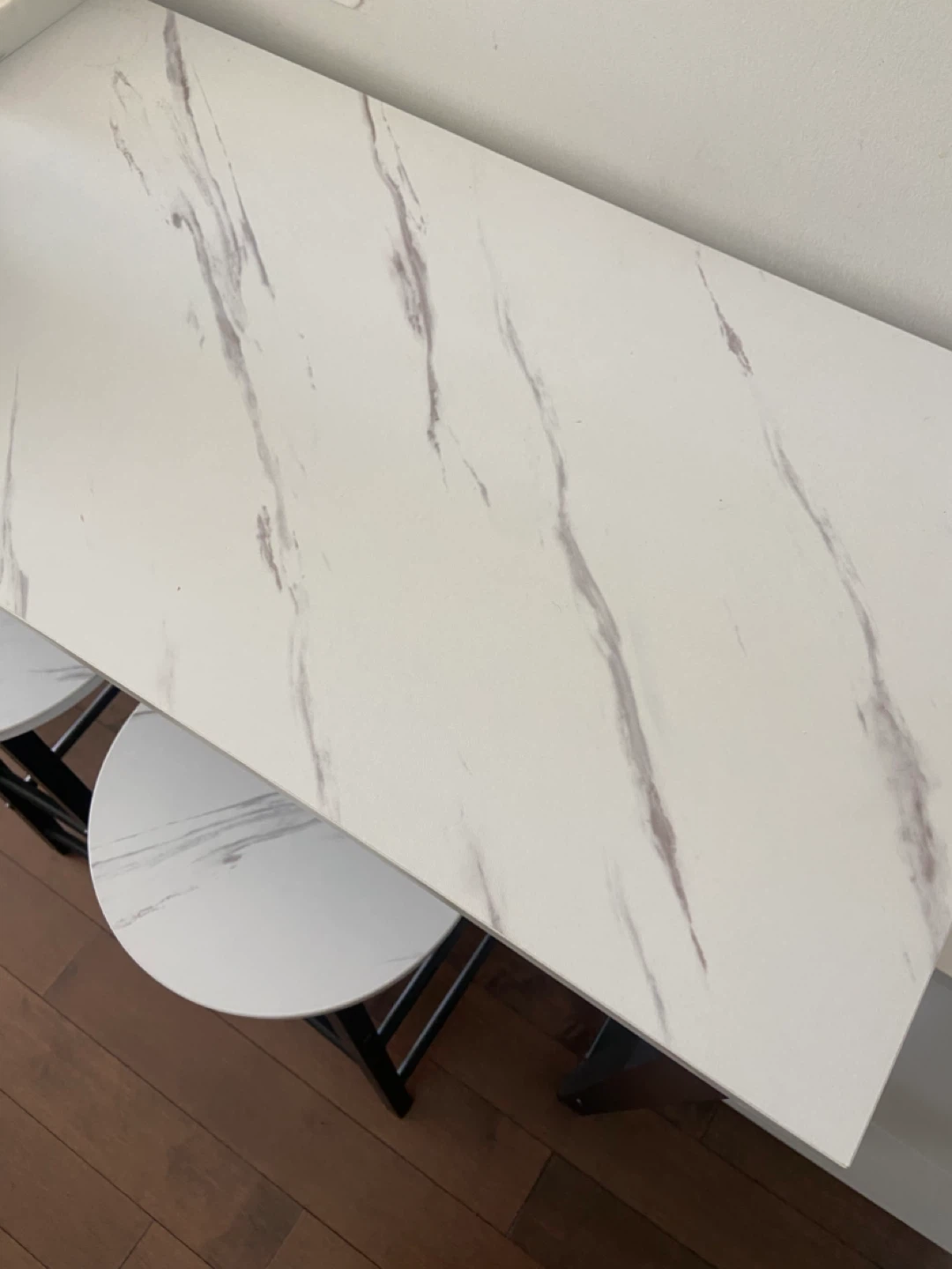 MOVE OUT SALE: Bar Table with 2 Stools - Marble White - photo 4