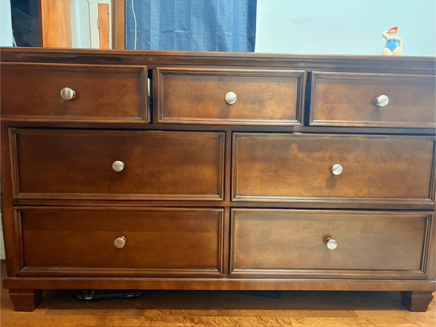 Dana ron Furniture Dresser with Mirror image indicator(2)