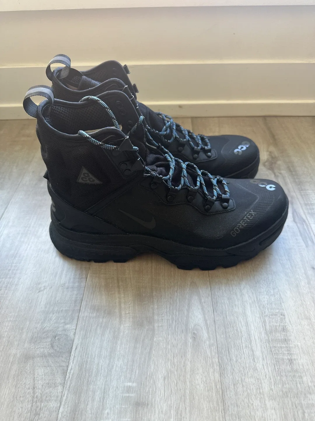 Nike ACG Mountain Fly GORE-TEX Hiking Boots image indicator(2)