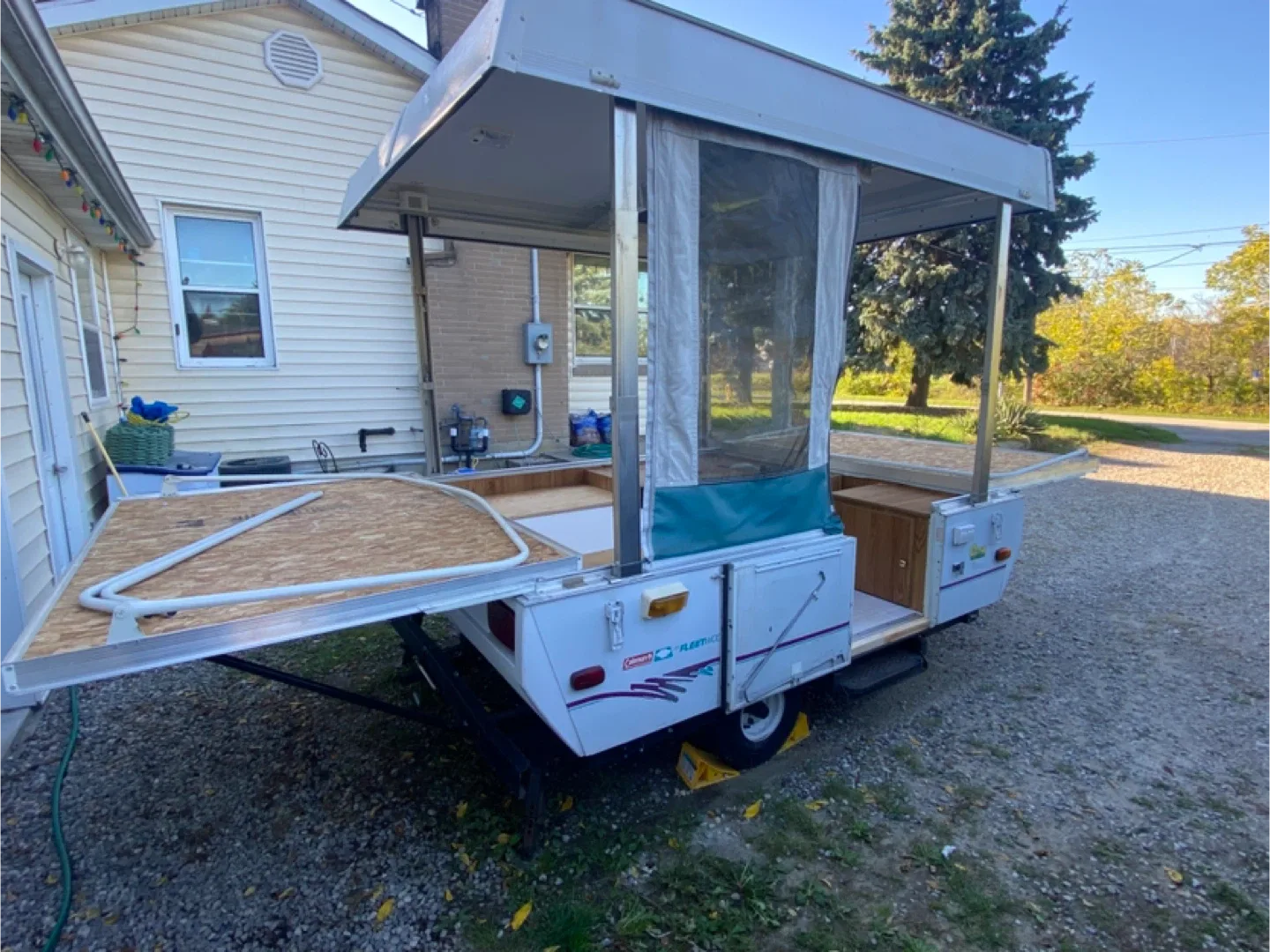 Coleman Fleetwood Pop Up Camper image indicator(5)