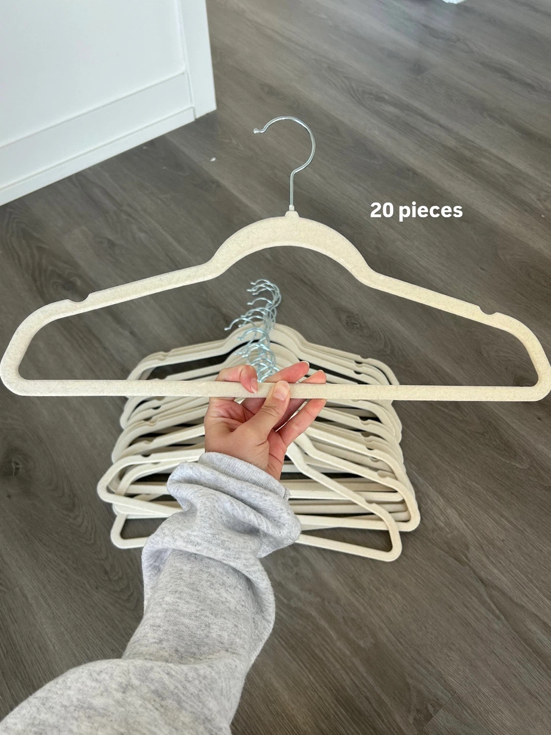 Set of Hangers - photo 3