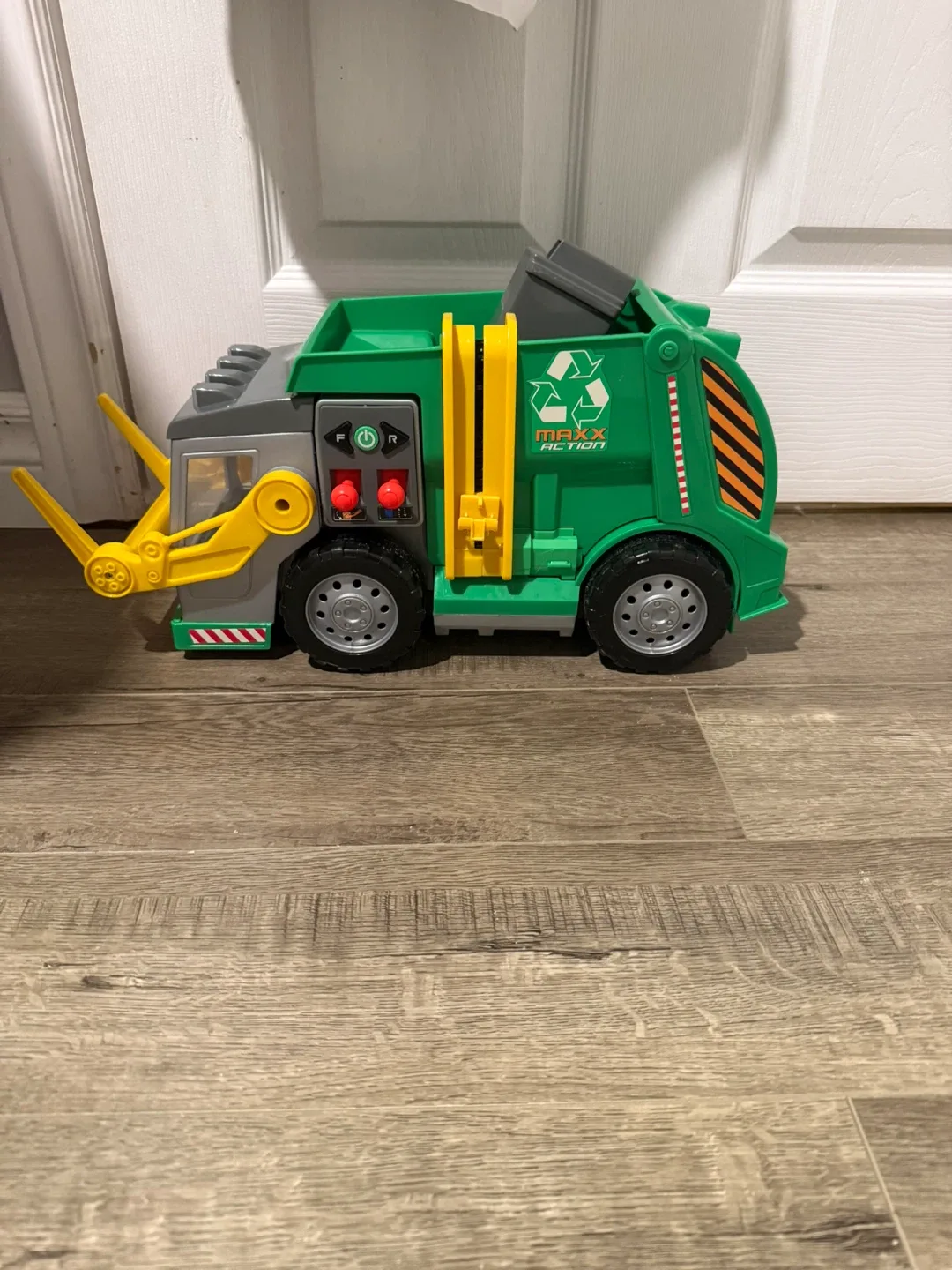 MAX Action Recycling Truck - Toy image indicator(2)