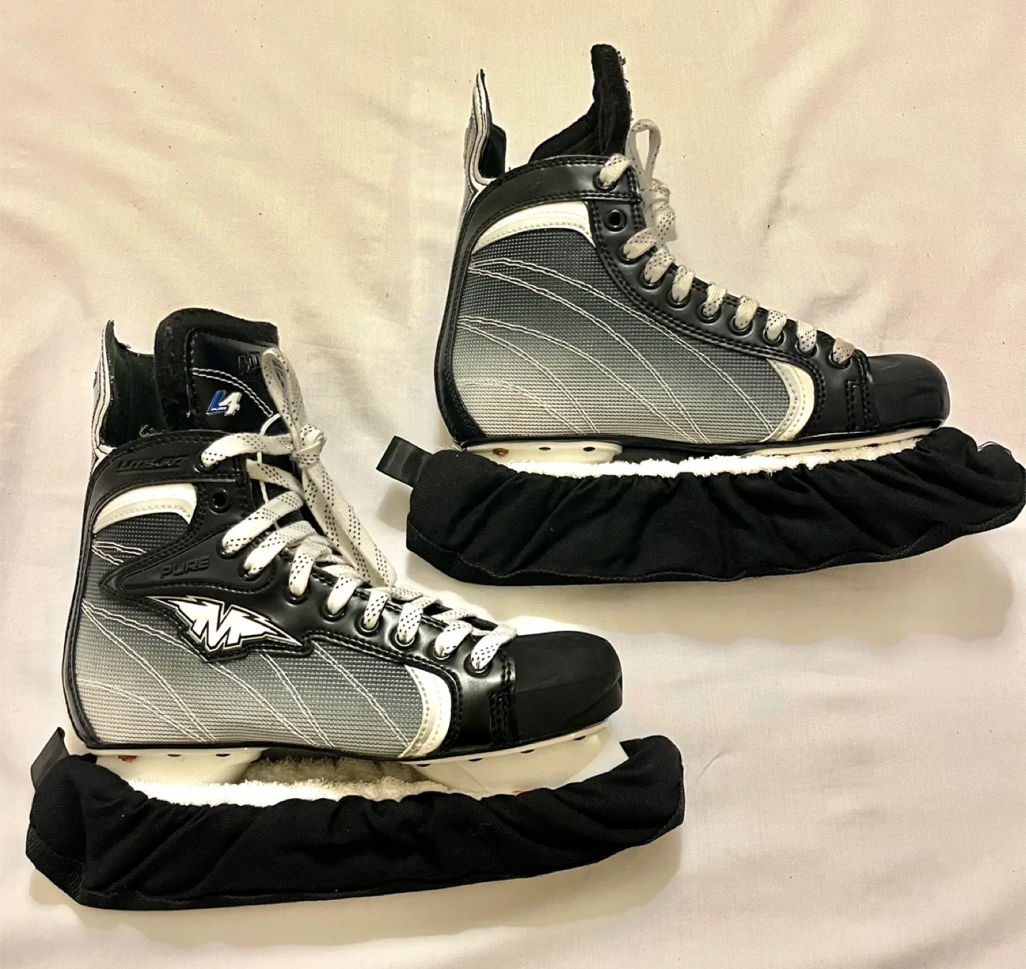 Mission Pure L4 rIce Hockey Skates - Size 8 image indicator(4)