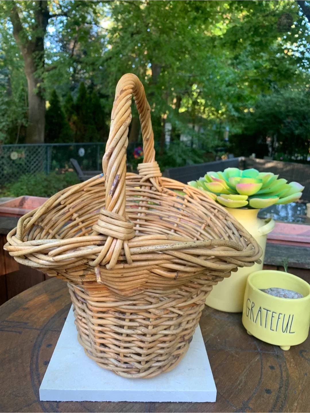 Whimsical Wicker Basket With Handle image indicator(5)