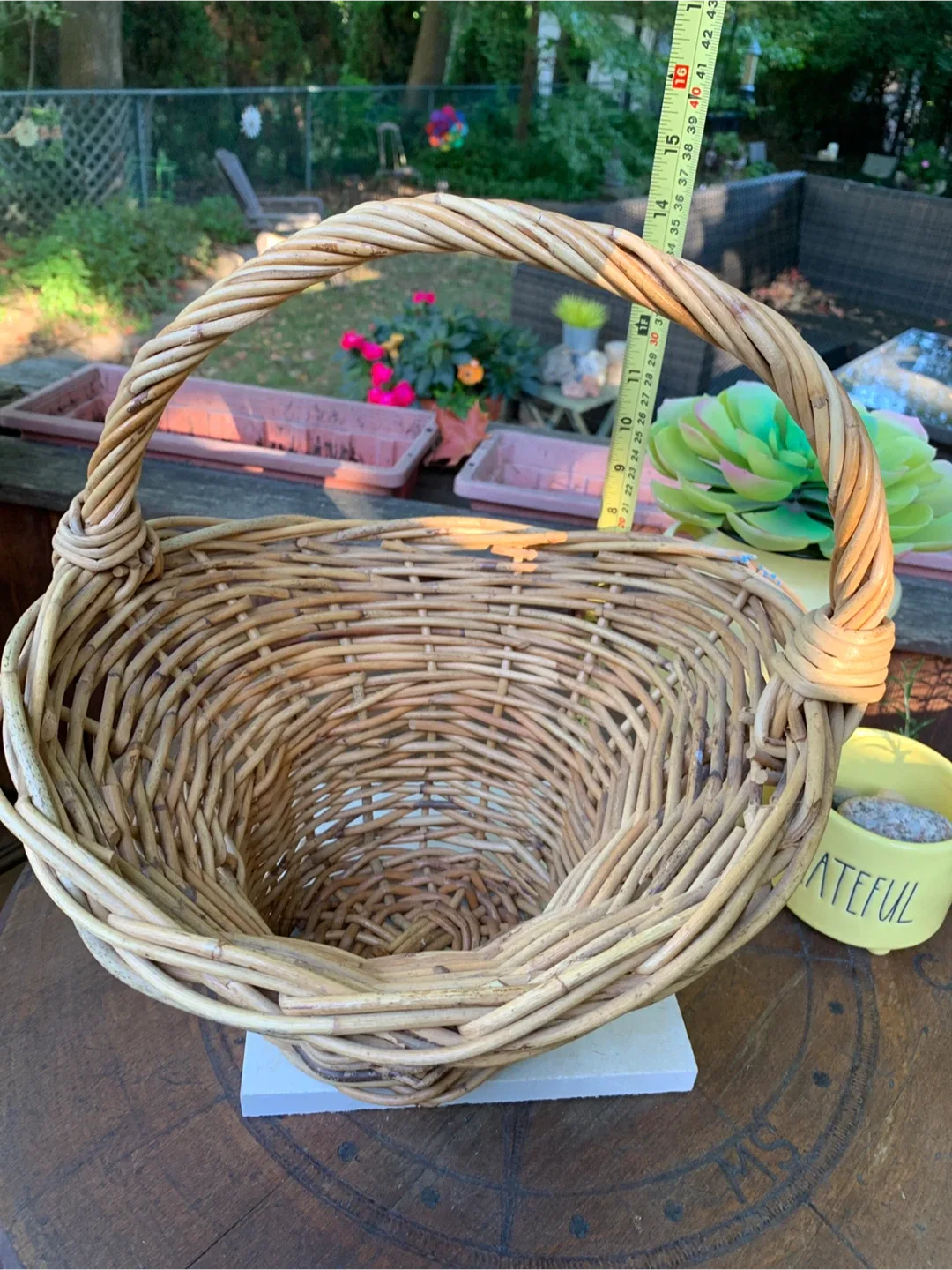 Whimsical Wicker Basket With Handle image indicator(9)