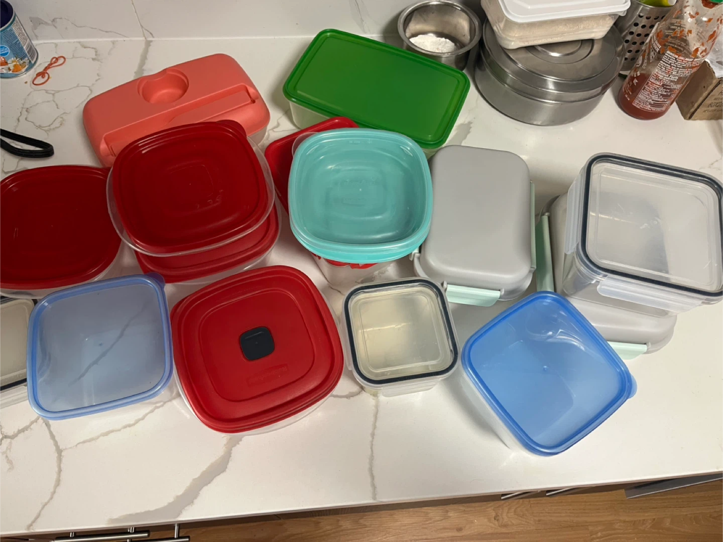 Rubbermaid & other Food Storage Containers - Mixed Lot - photo 3