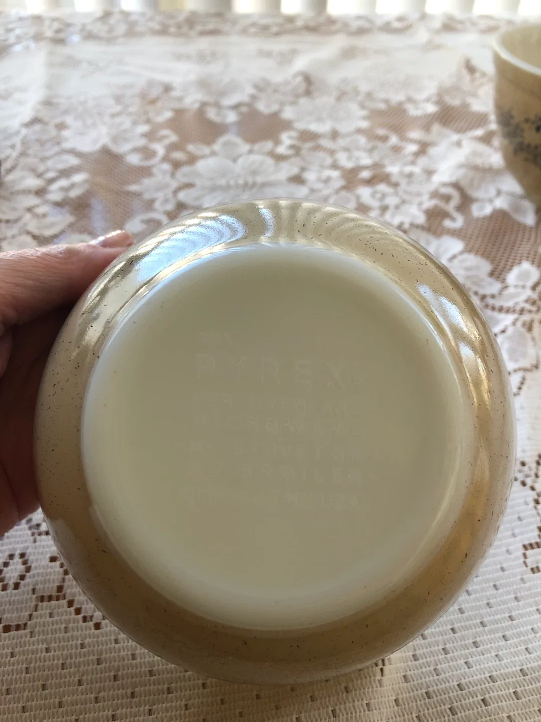 Vintage Pyrex Bowls - Set of 2 image indicator(2)
