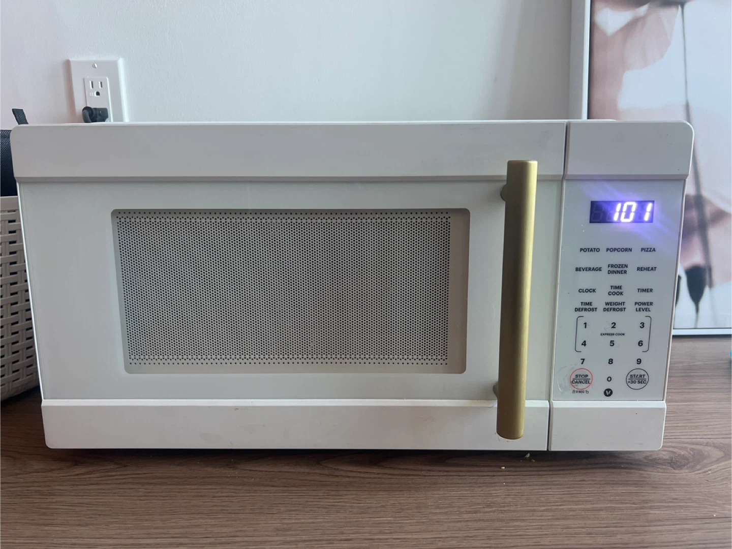 White Countertop Microwave Oven with Gold Handle