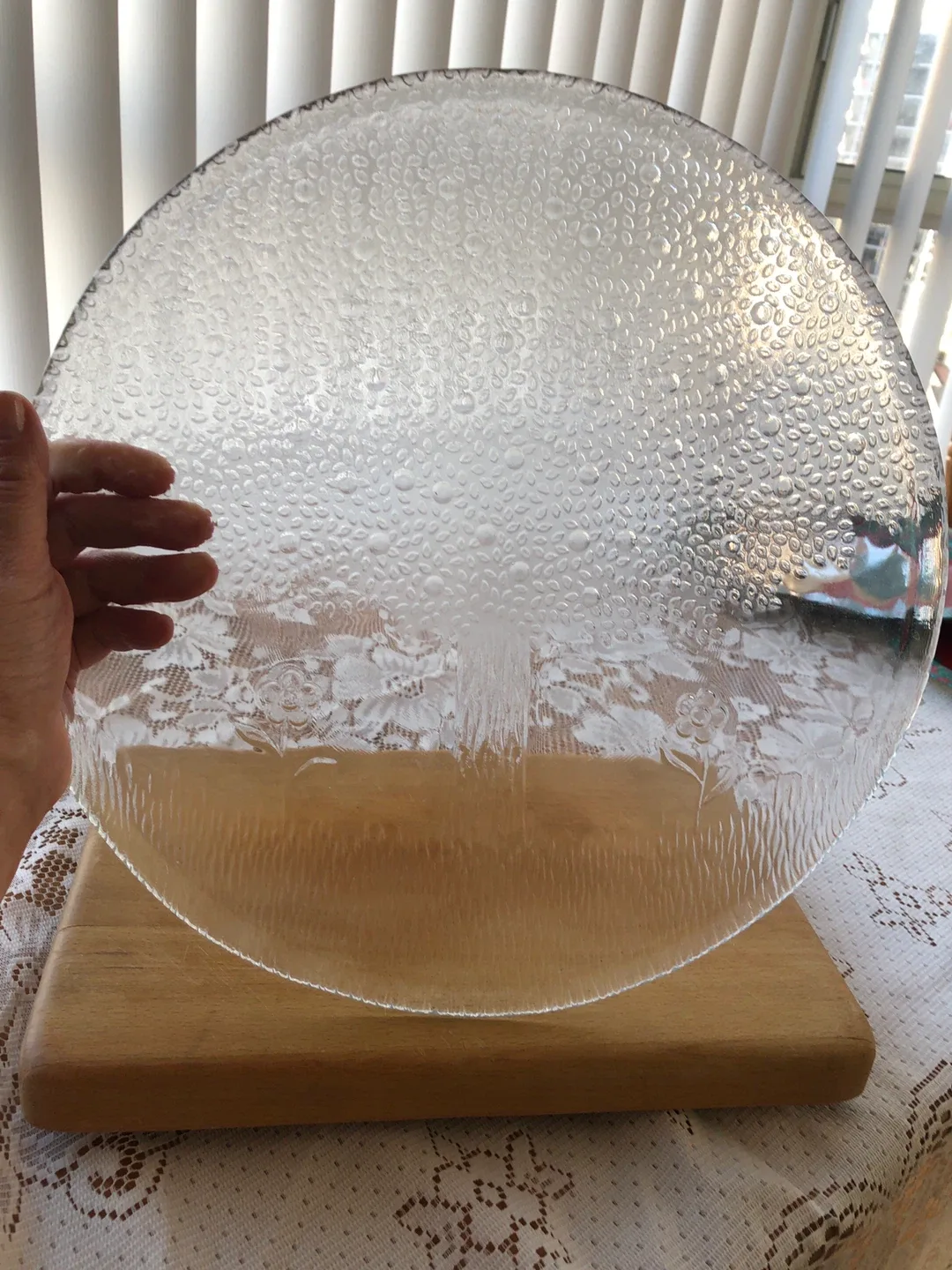 Textured Glass Serving Platter thumbnail