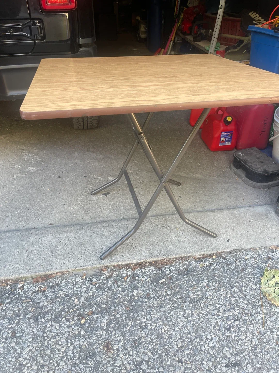 Folding Table thumbnail