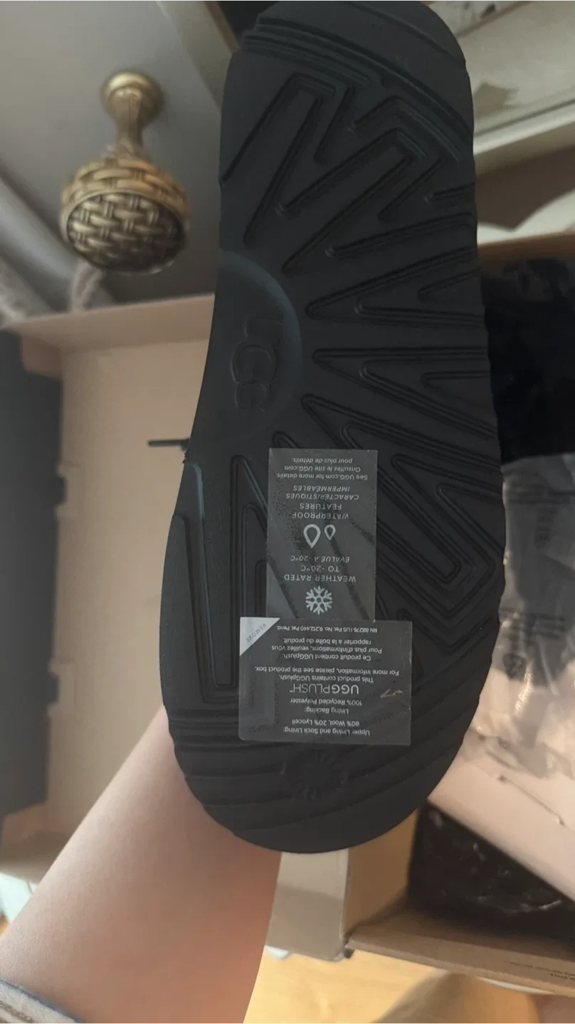 UGG Waterproof Boots - Black image indicator(3)