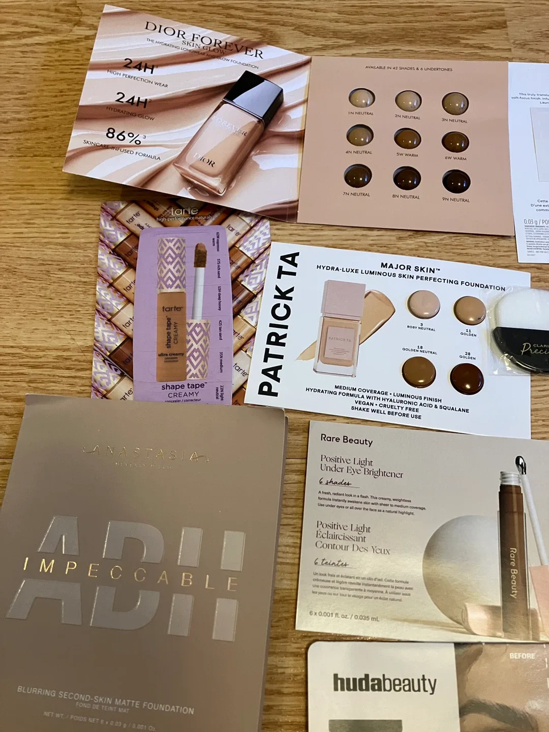 Brand new Clarins brush and Samples image indicator(2)