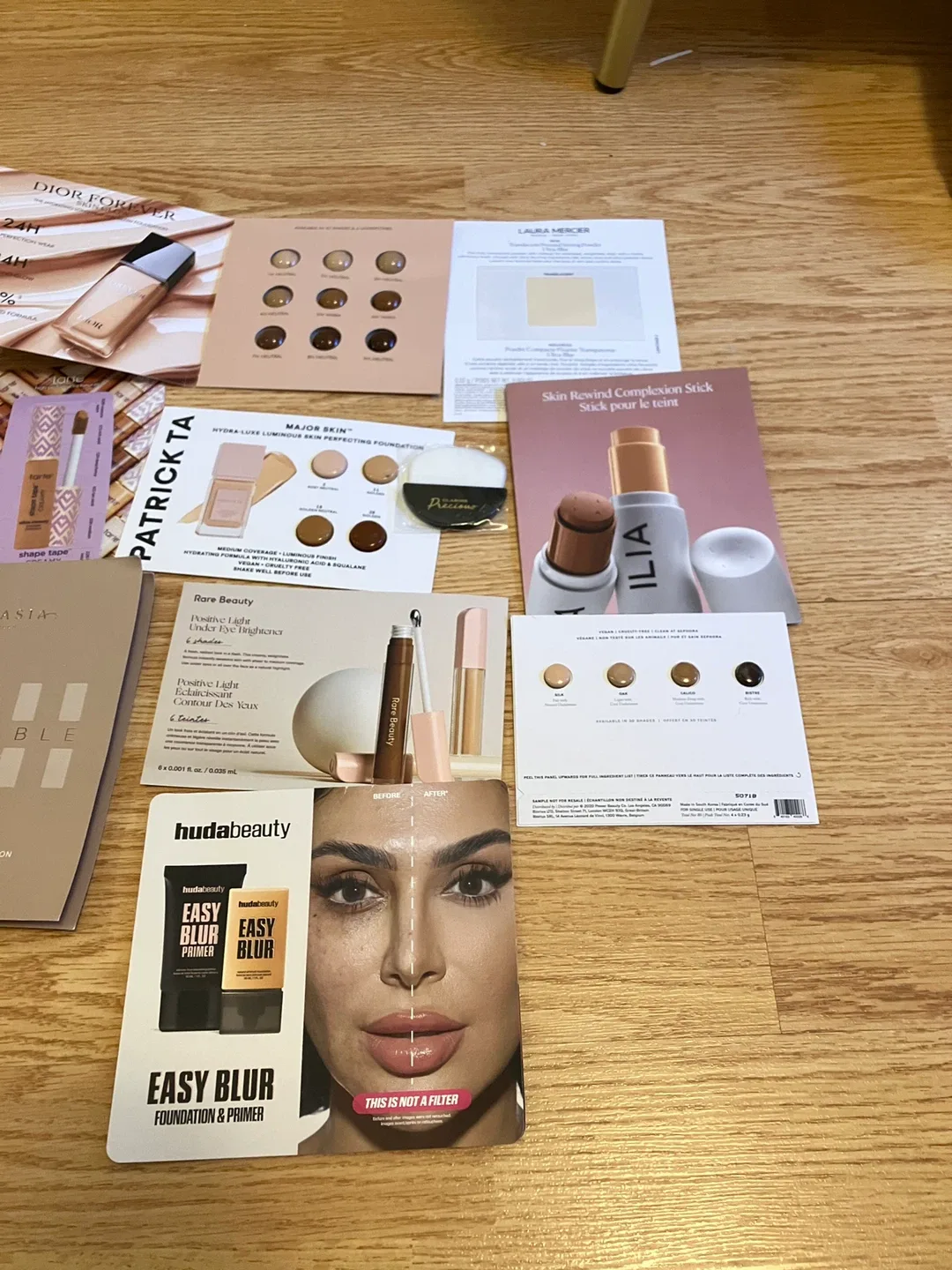 Brand new Clarins brush and Samples image indicator(4)