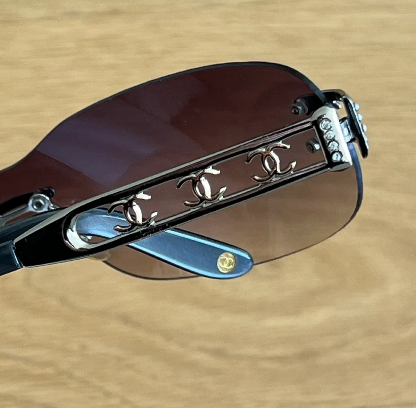 Vintage Chanel Y2K Rimless Sunglasses - Made in Italy image indicator(3)