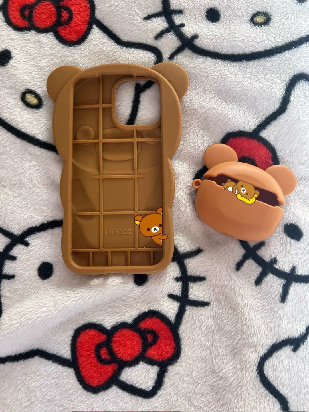 Rilakkuma iPhone 13 Pro Max Case & AirPods Case image indicator(2)
