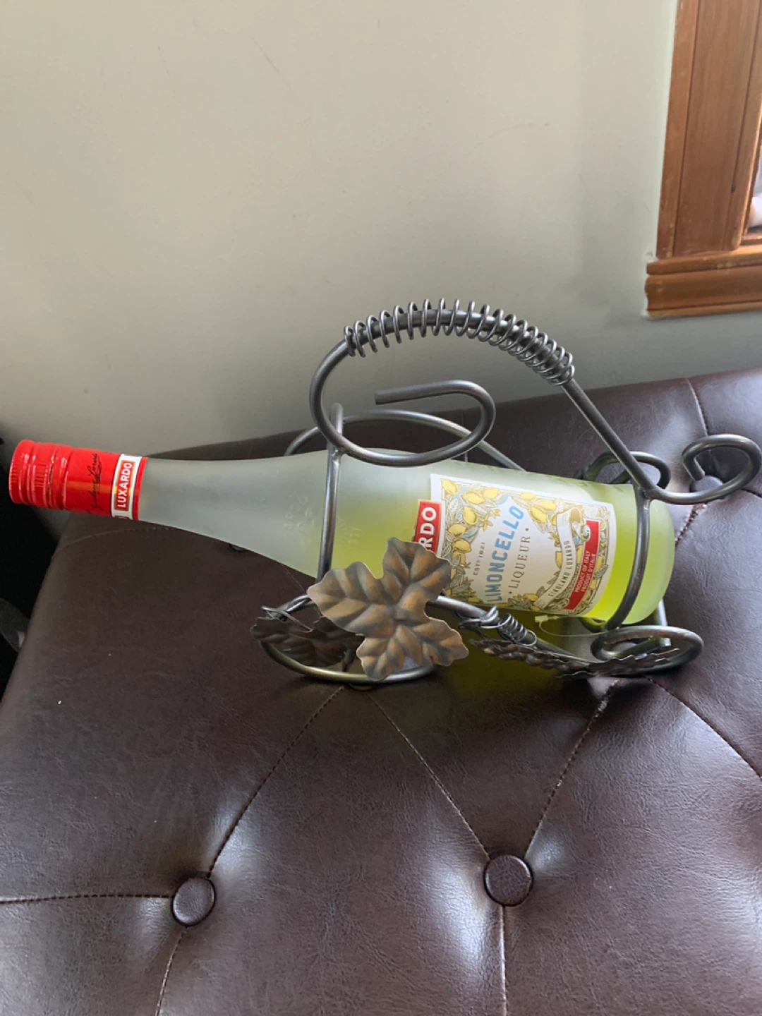 Metal Wine Rack with Leaf Design