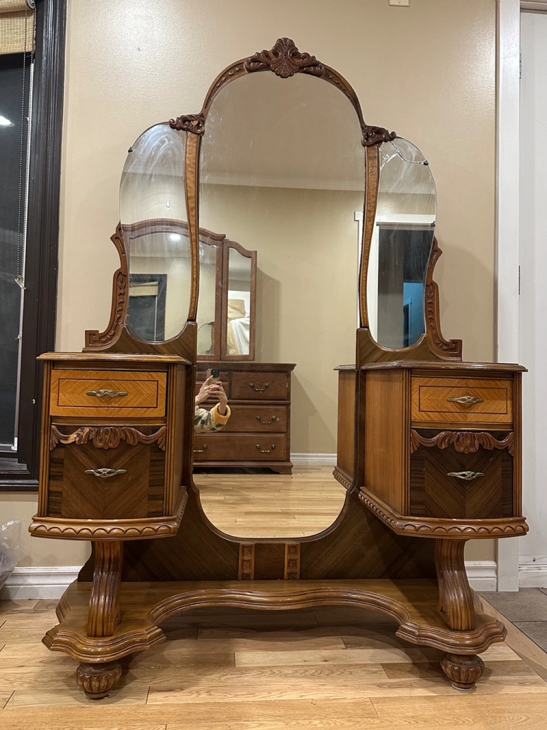 Gorgeous 1930’s Waterfall Style Vanity Dresser (CAN DELIVER)