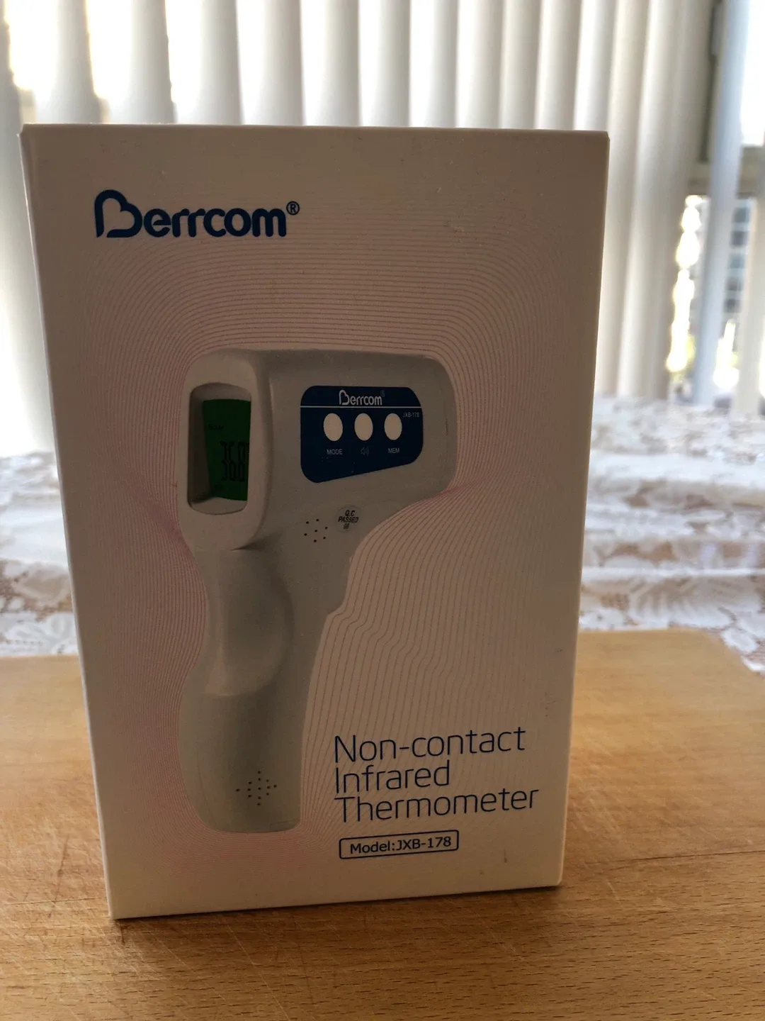 New Derrcom Non-contact Infrared Thermometer JXB-178 thumbnail