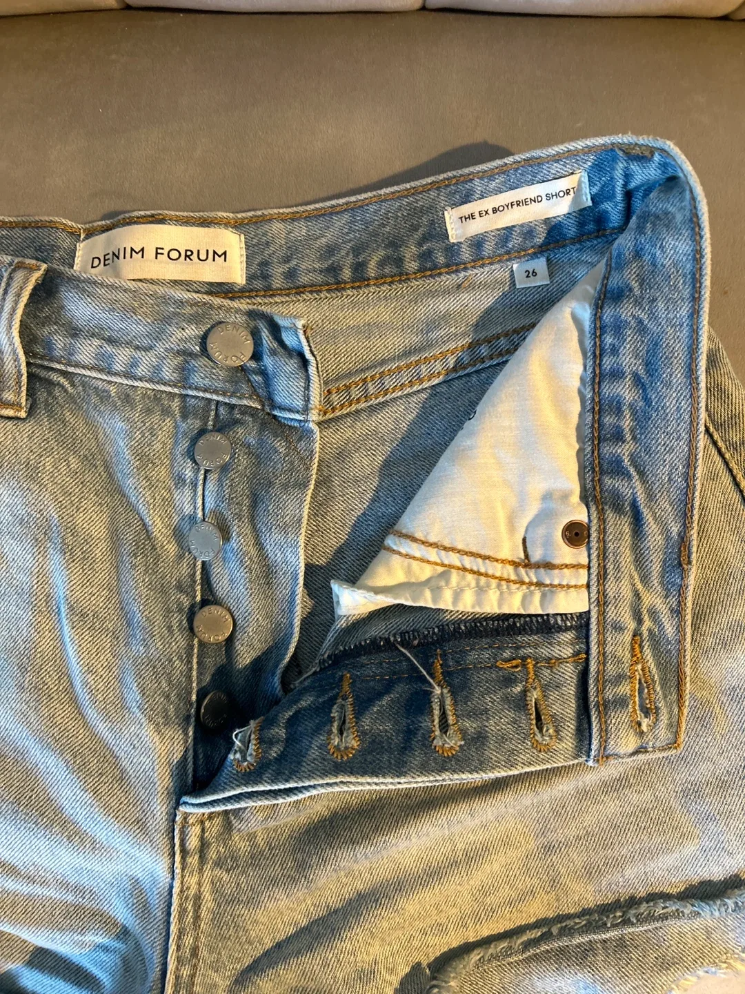 Aritzia The Ex Boyfriend Short Size 26 image indicator(3)