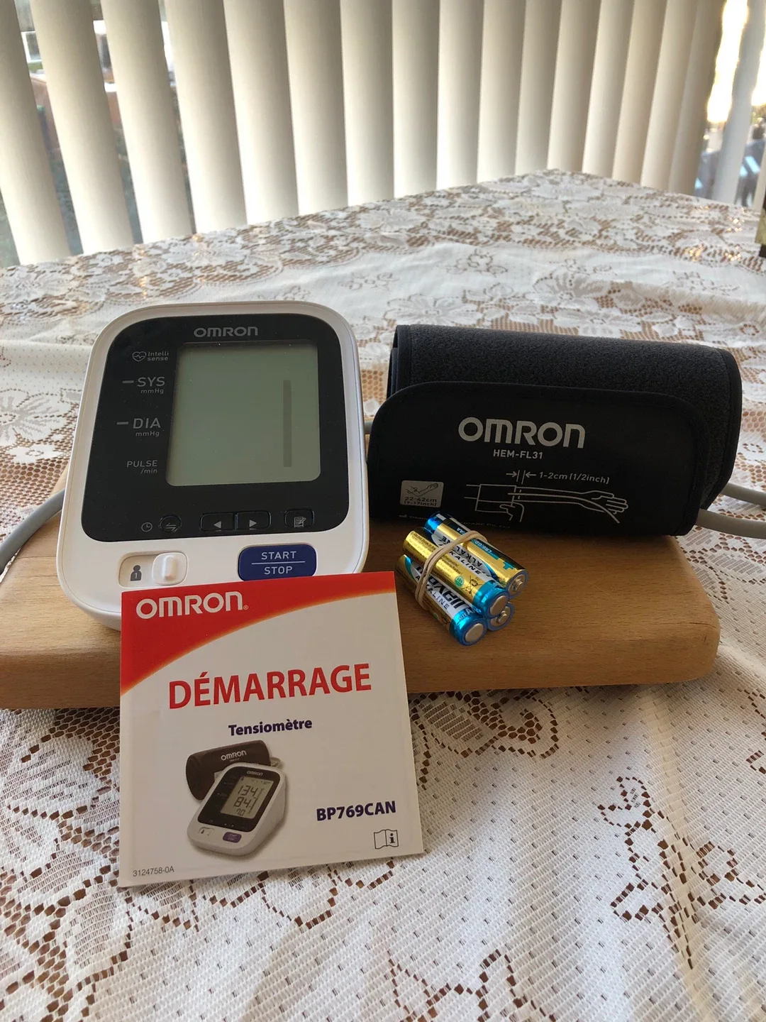 Omron BP769CAN Blood Pressure Monitor thumbnail