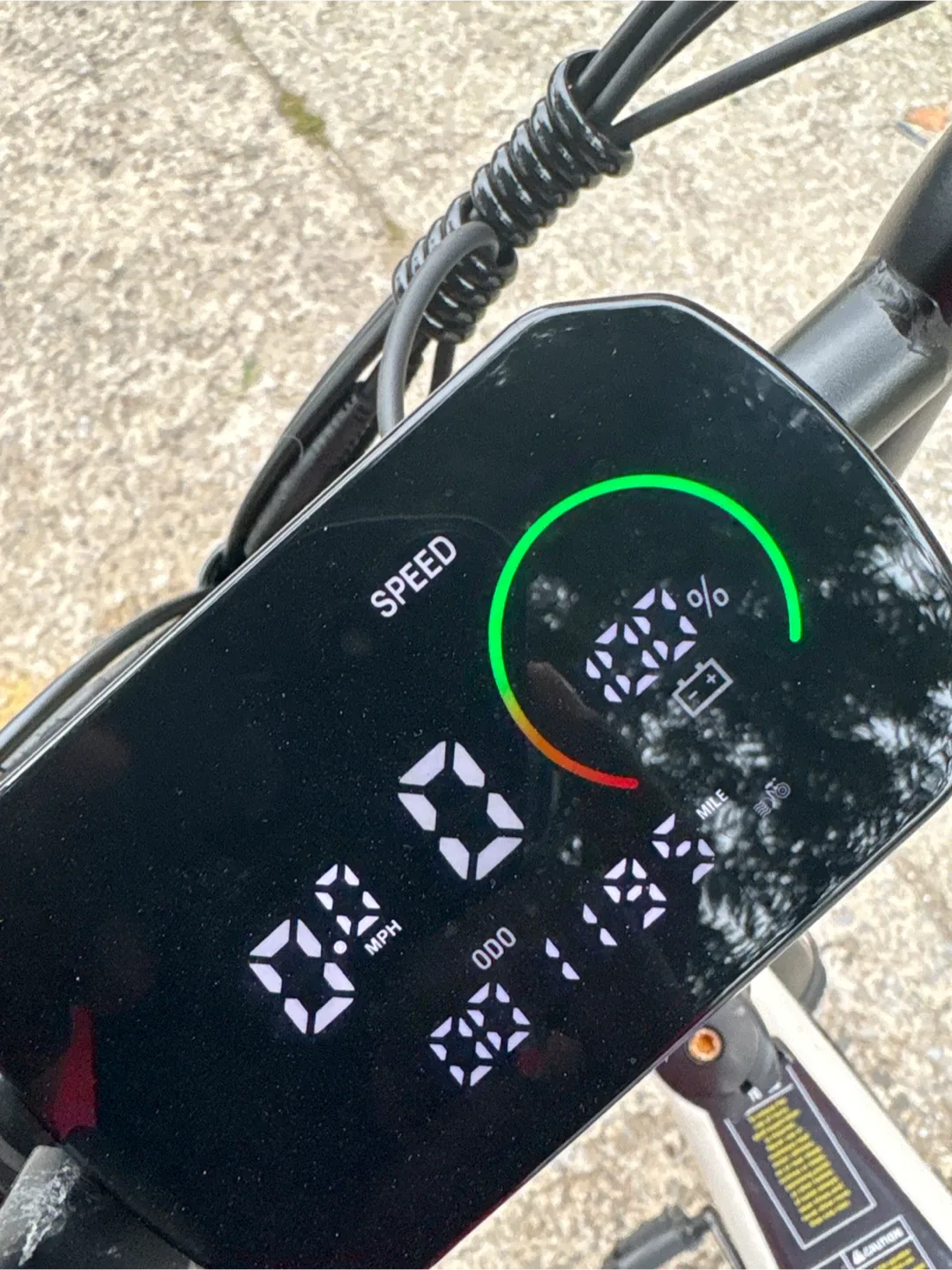 Amyet Ebike - White and Purple image indicator(2)