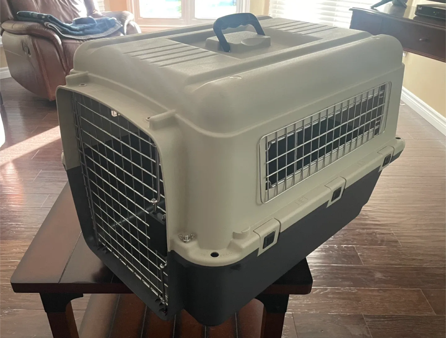 Petmate Pet Carrier Kennel image indicator(2)