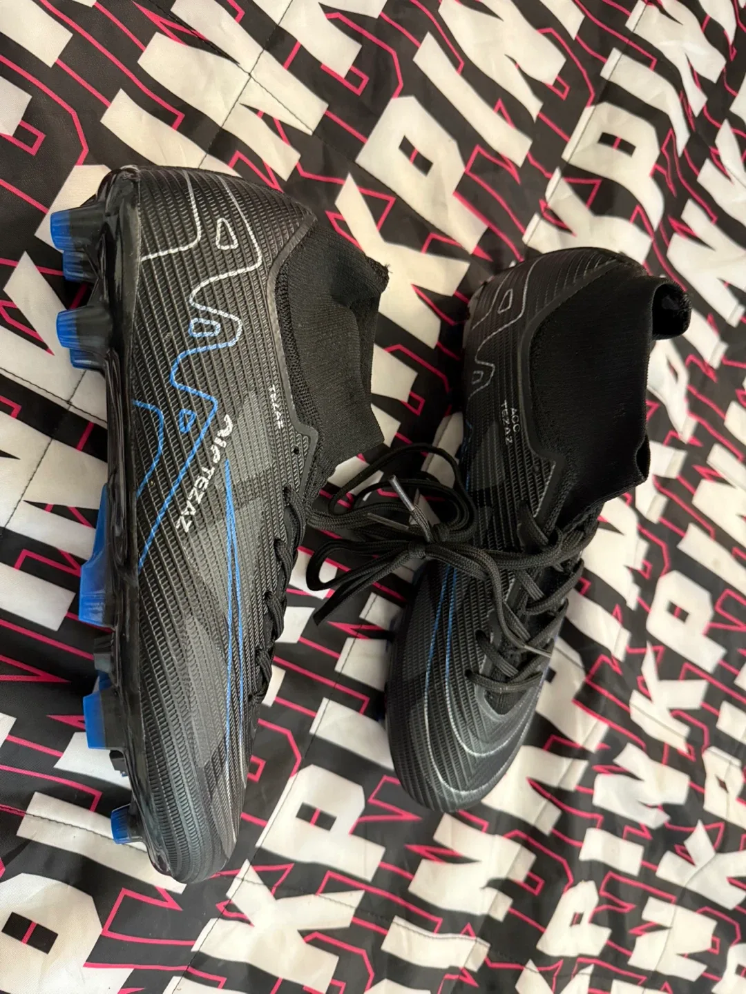 Soccer Cleats - Size 40 European thumbnail