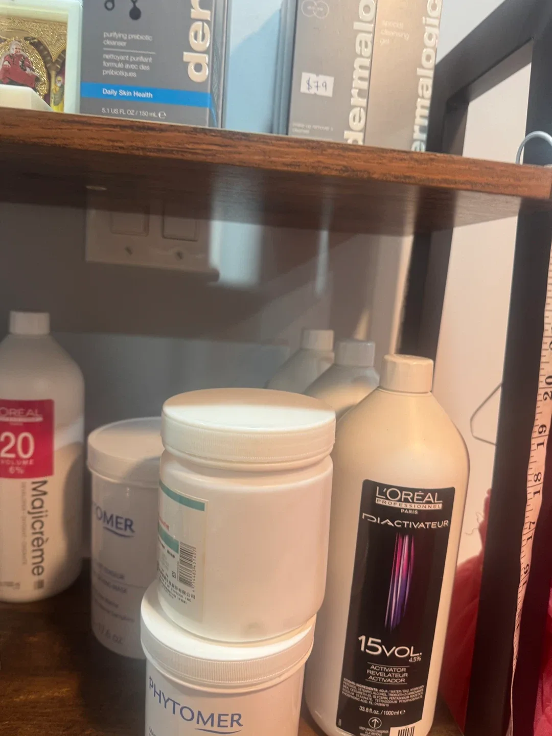 L'Oreal Professional Hair Products image indicator(2)