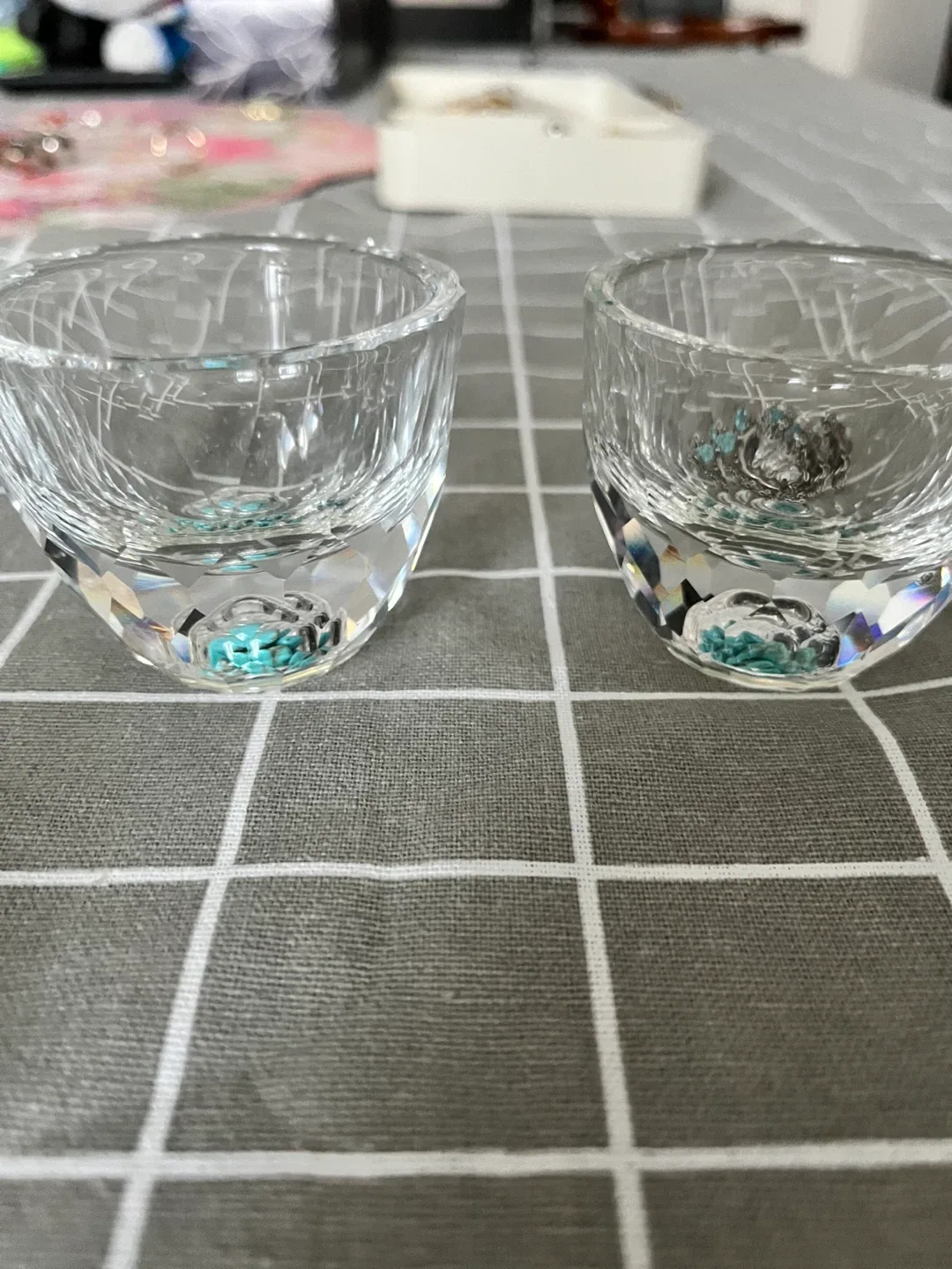 Clear Glass Cup with Turquoise Stones image indicator(3)