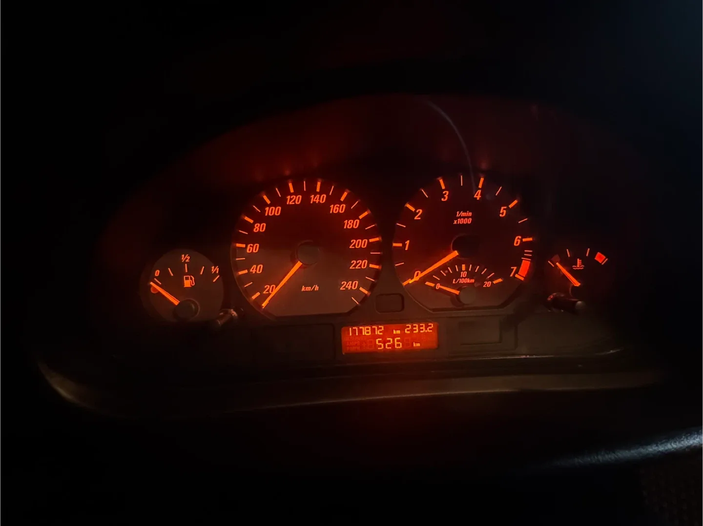 🔥 BMW E46 2006 – Sporty, Stylish & Protected! 🔥 image indicator(7)