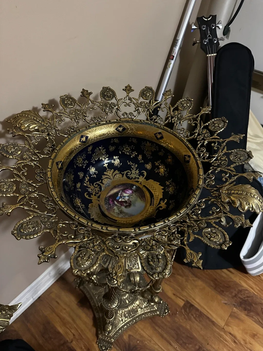 Vintage Ornate Gold-Tone Decorative Bowl with Stand image indicator(2)