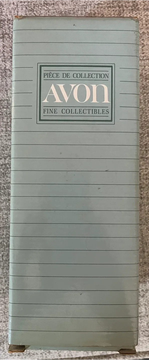 Avon International Porcelain Doll image indicator(2)